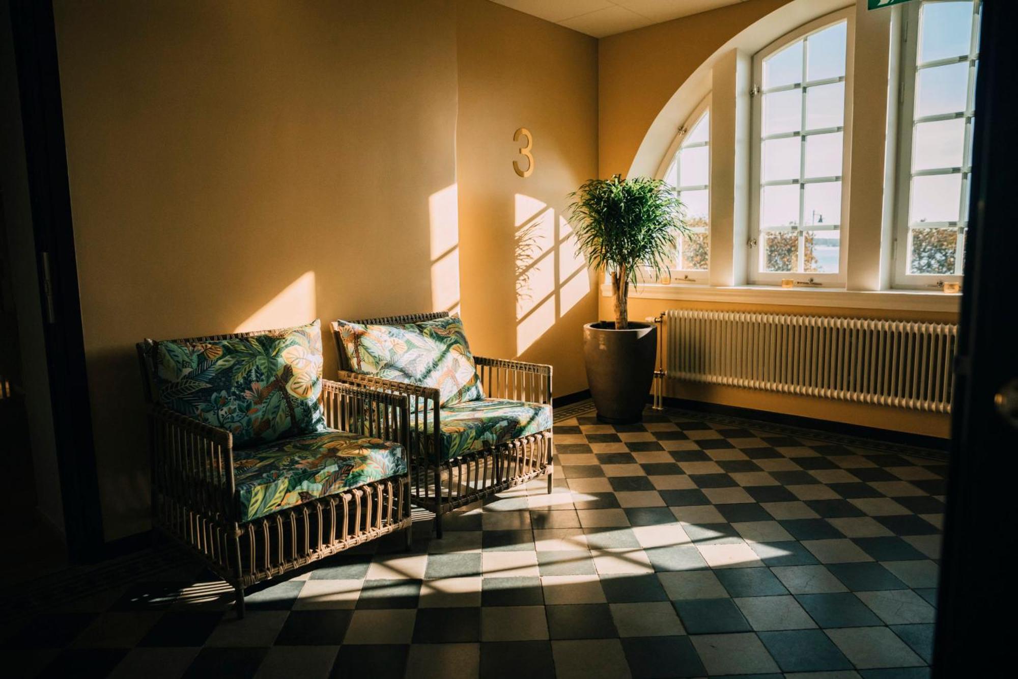 Slottsholmen Hotell Och Restaurang 韦斯特维克 外观 照片