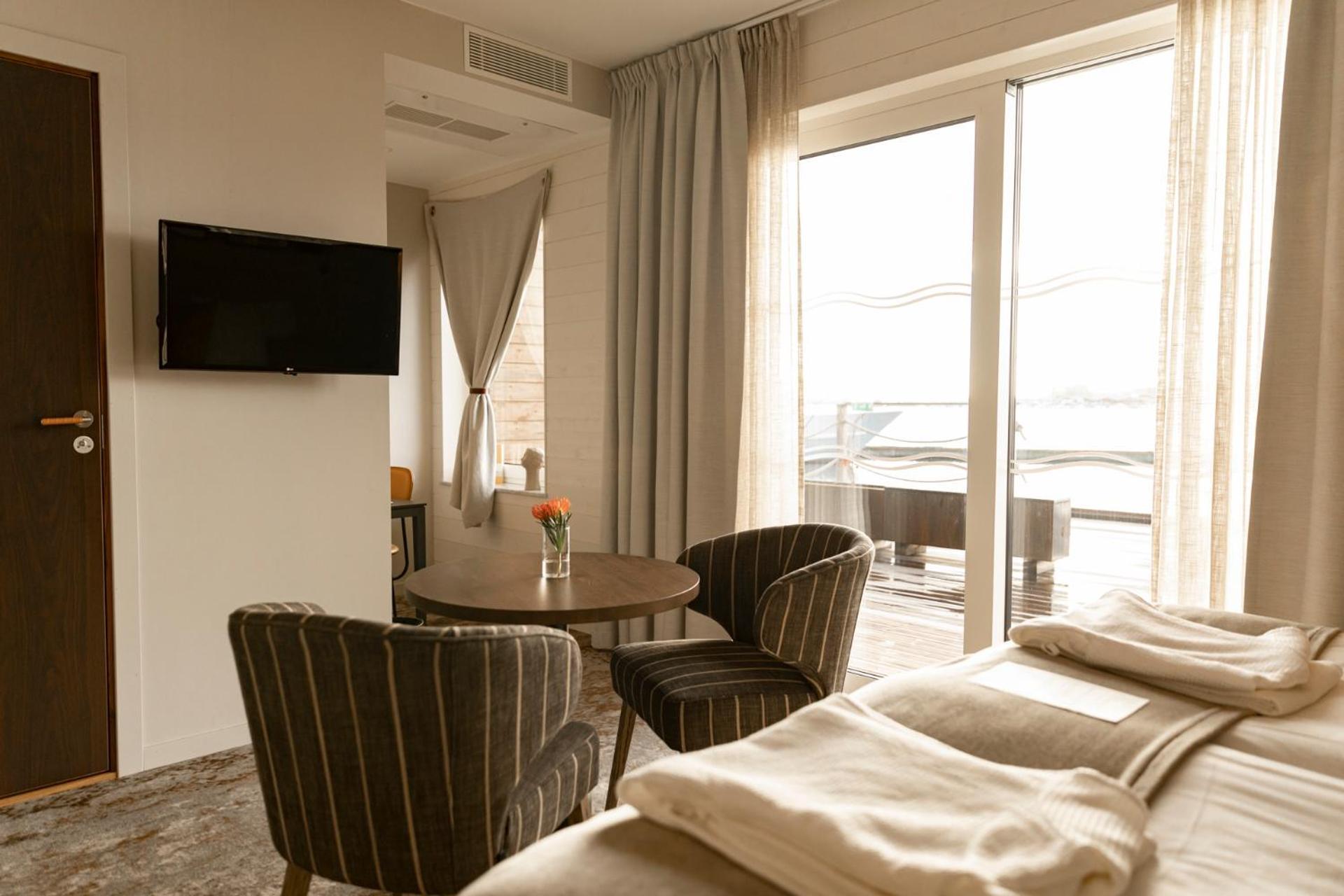 Slottsholmen Hotell Och Restaurang 韦斯特维克 外观 照片
