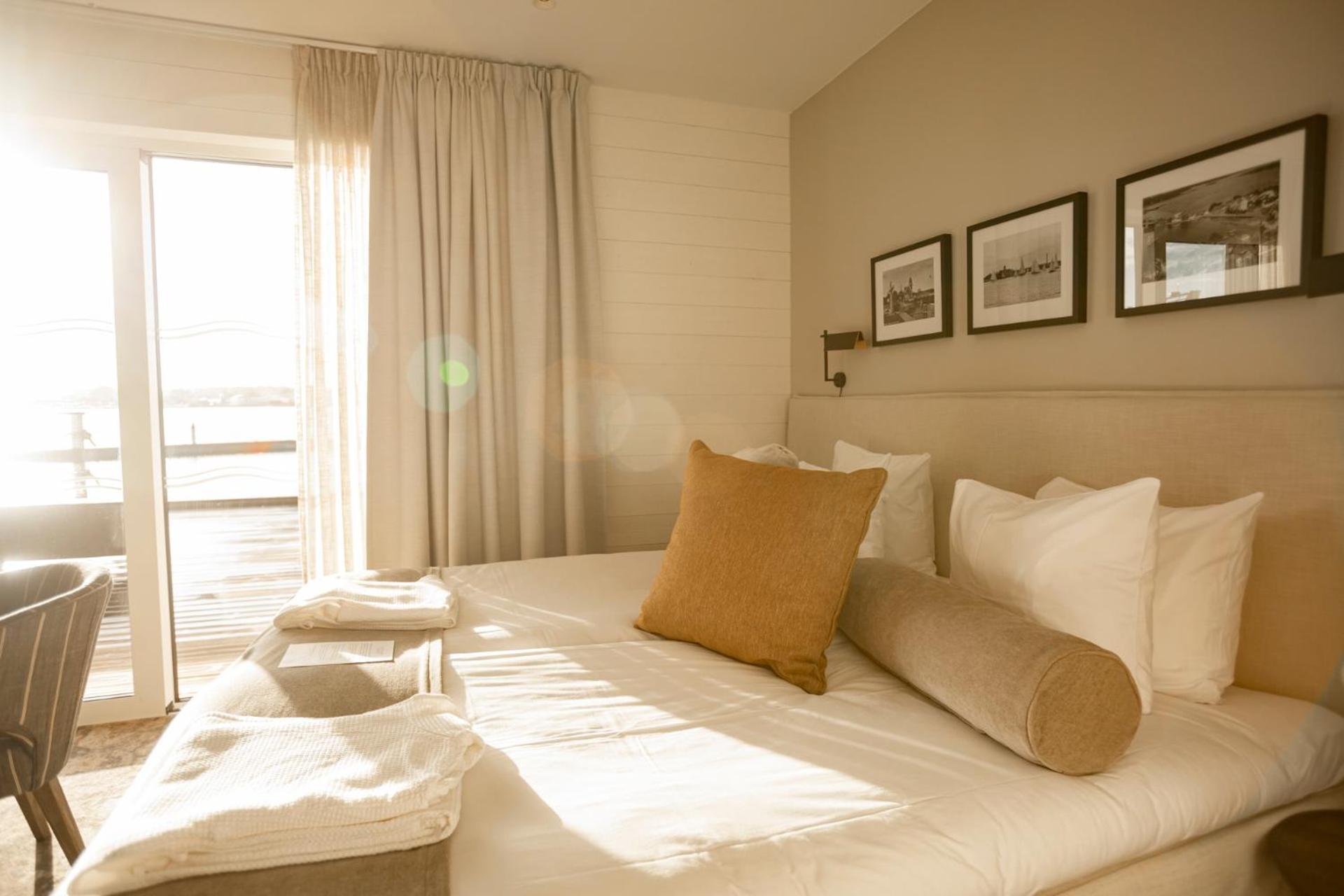 Slottsholmen Hotell Och Restaurang 韦斯特维克 外观 照片